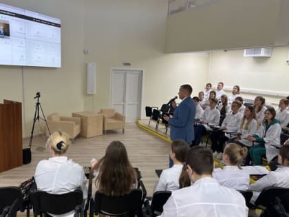 Студенты РязГМУ встретились разработчиком вакцины «Ультрикс Квадри»