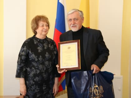 Лариса Максимова поздравила с юбилеем Николая Булычева