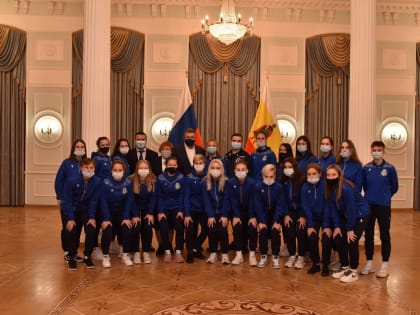 Губернатор Николай Любимов встретился с  женской молодежной командой "Рязань-ВДВ"