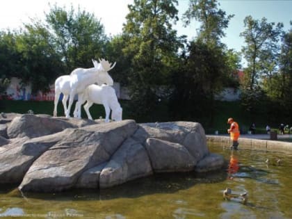 В Рязани продолжается уход за городскими фонтанами