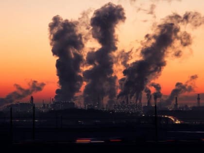 Рязанцы пожаловались на першение в горле от запаха гари в городе