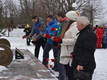 В Милославском на «Алексеевских забавах» семь команд мерялись силой