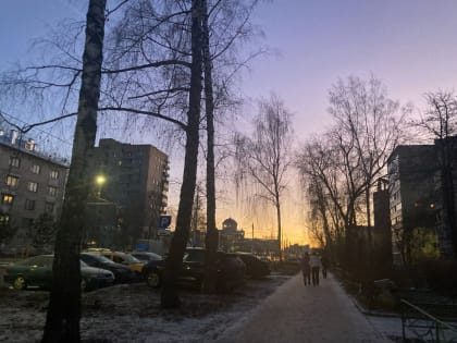 Ночью рязанские улицы обрабатывали от наледи