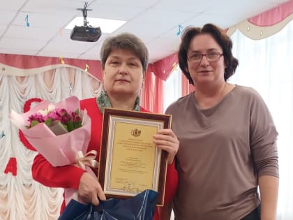 Елена Волкова поздравила сотрудников детского сада №48