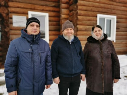 Жители странноприимного дома «Ноев ковчег» и прихожане Успенского храма села Аннино впервые встретили начало нового года на богослужении