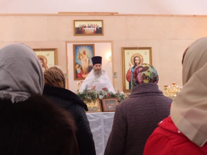 В храме поселка Соколовка совершена первая Божественная литургия