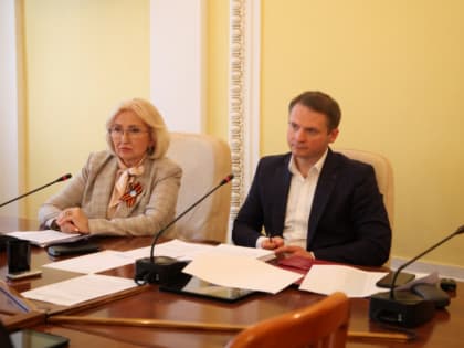 Депутаты обсудили вопросы ремонта дорог и благоустройства