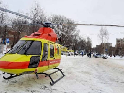 Вертолёт санавиации приземлился в Рязани с тяжелобольной пациенткой на борту