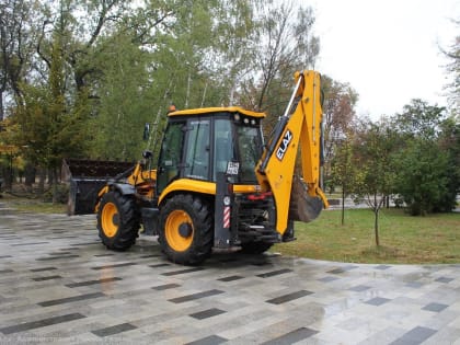 В Рязани выкашивают траву и убирают территории