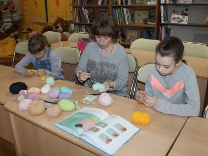 Открытия с книжных страниц и МК к 9 Мая: воскресенье в библиотеке