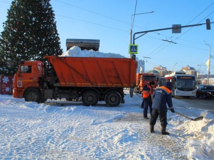Дирекция благоустройства продолжает уборку города