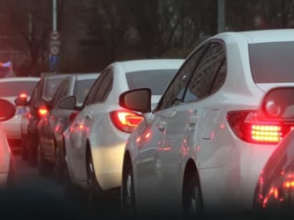 Из-за четырех аварий на Северной окружной образовалась трехкилометровая пробка