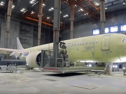 В Сети показали, как красят лайнер МС-21 к МАКС-2019