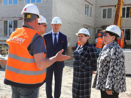 Продолжается строительство здания нового детского сада в микрорайоне Кальное