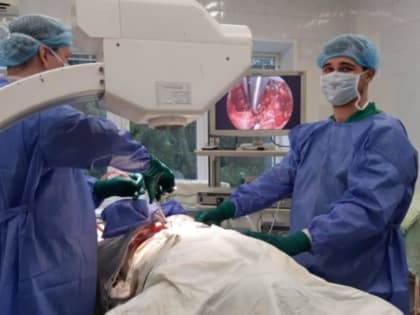 Рязанский врач показал тверским коллегам, как прооперировать пациентов с тяжелым заболеванием позвоночника