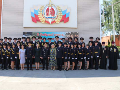 Слушатели Рязанского филиала Московского университета МВД получили лейтенантские погоны