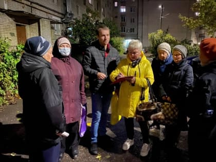Депутат Рязанской городской Думы решает проблемы ЖКХ с жителями микрорайона Кальное
