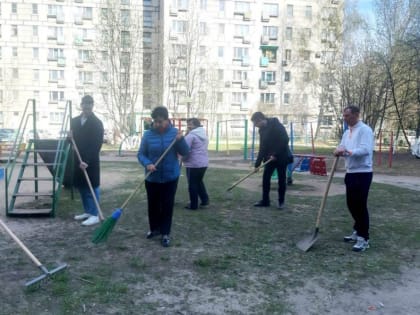 В Рязани продолжаются субботники