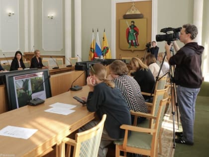 Мэрия разъяснила предпринимателям правила смены вывесок