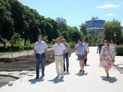 Депутаты Рязанской областной и городской Думы оценили благоустройство Лыбедского бульвара