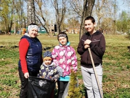 В Пронском районе жители села Гремяки расчистили территорию парка