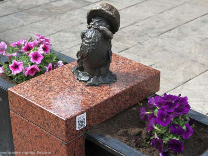 Озеленение городских территорий: улицу Почтовую украсили петунии