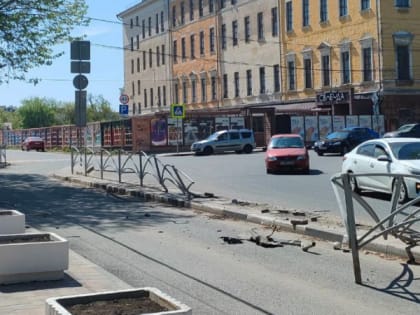 Жители Рязани засняли снесенный забор у лицея № 4