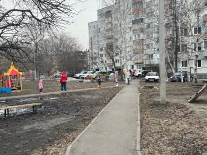 Клещи ненавидят этот запах: стоит всего 45 рублей, а защищает в сто раз лучше магазинного спрея