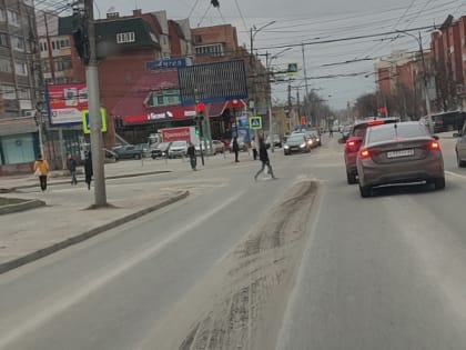 Жители Рязани пожаловались на дорожную пыль и грязь вместо разметки