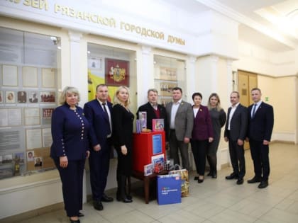 Депутаты городской Думы присоединились к акции «Коробка храбрости»