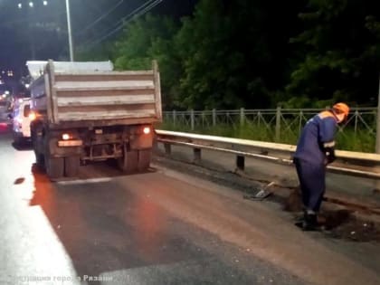 Спецтехника продолжит уборку дорог в круглосуточном режиме