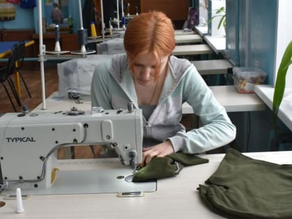 Студенты Ряжского колледжа сшили 370 балаклав для участников СВО