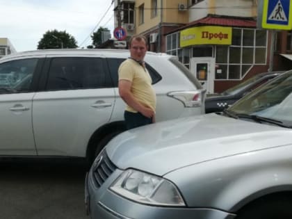 В центре Рязани столкнулись три иномарки. Фото