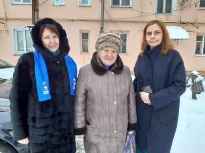 В Александро-Невском районе поздравили Совет ветеранов с Новым годом и Рождеством