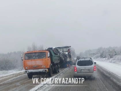 Рязанцы пожаловались на дорожные работы на Солотчинском шоссе во время снегопада