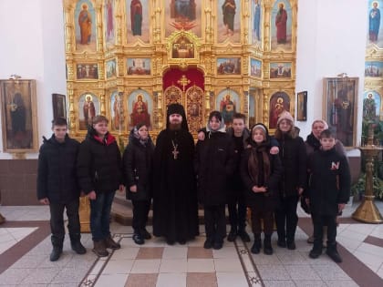 Учащиеся МОУ Лашманской ООШ посетили Архиерейское подворье