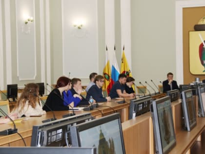 Состоялось заседание Молодежного парламента при городской Думе