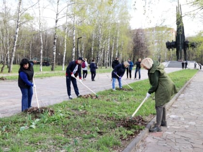 Рязанцы вышли на общегородской субботник