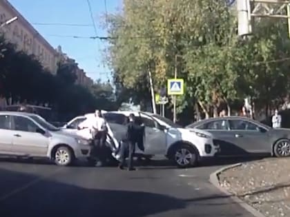 Момент ДТП на улице Гагарина попал на видео