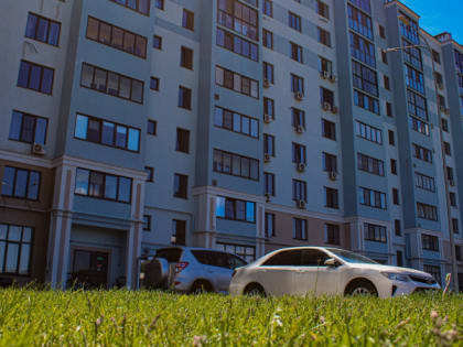 Почти 5 млн рублей заплатили жители Рязани за парковку на газонах