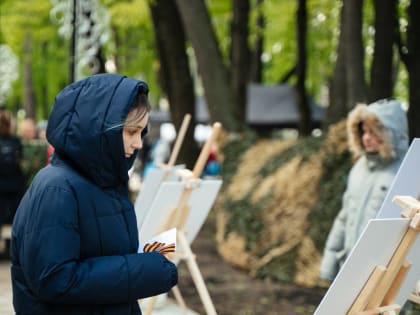 Фотовыставку «Мы долгое эхо друг друга» в Парке Победы