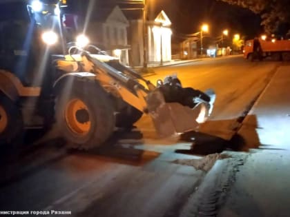 Спецтехника продолжит уборку дорог в круглосуточном режиме