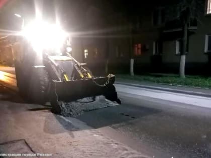 Спецтехника продолжит уборку дорог в круглосуточном режиме