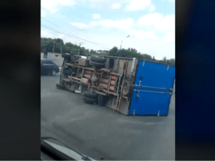 В сети появилось видео с места ДТП на проезде Яблочкова