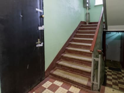В Рязани в подъезде дома нашли труп женщины