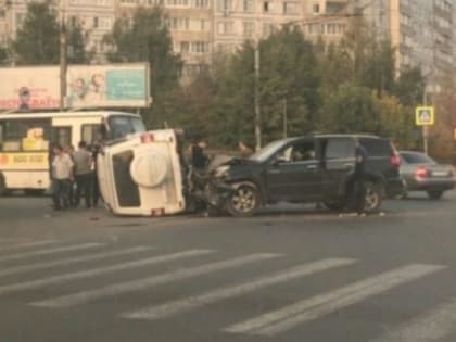 В ДТП с перевернувшимся внедорожником в Канищеве пострадали женщина и ребенок