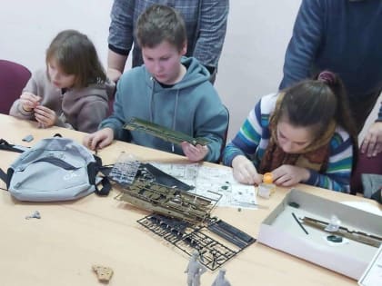 Воспитанники МСПО «Небесного купола» обучились стендовому военно-патриотическому моделированию