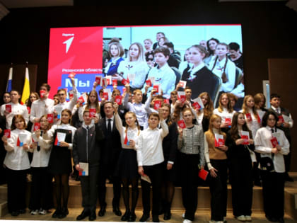 Антон Астафьев: «Всегда гордитесь своей Родиной и российским паспортом»