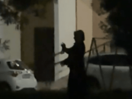 Жителей Рязани напугала совершавшая странный ритуал женщина