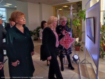 В библиотеке имени Горького открылась выставка «Волшебство китайской бумажной вырезки»